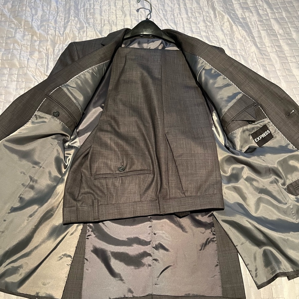 Express Complete Wool Suit - image 4